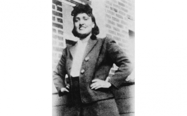 black and white photo of woman 